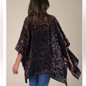 NWT NATURAL LIFE Velvet Burnout Kimono - Black Rose Branches - One Size
